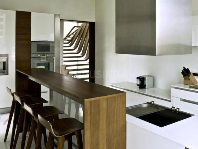 4 BHK Apartment in Khar West for resale Mumbai. The reference number is 19407795