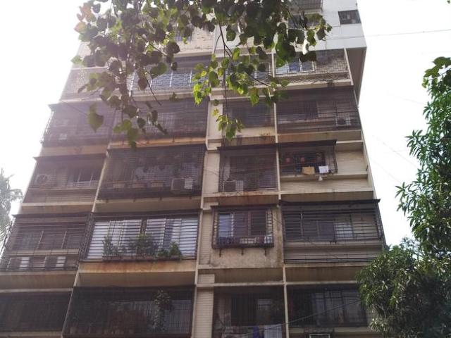 4 BHK Apartment in Khar West for resale Mumbai. The reference number is 20510990