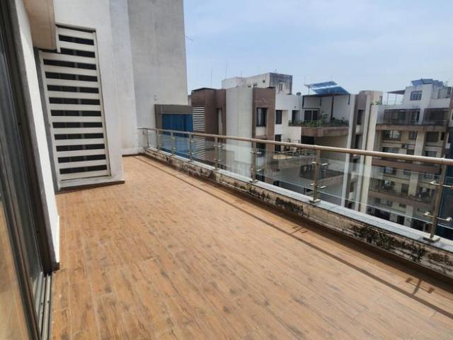 4 BHK Apartment in Kharadi for resale Pune. The reference number is 21368578