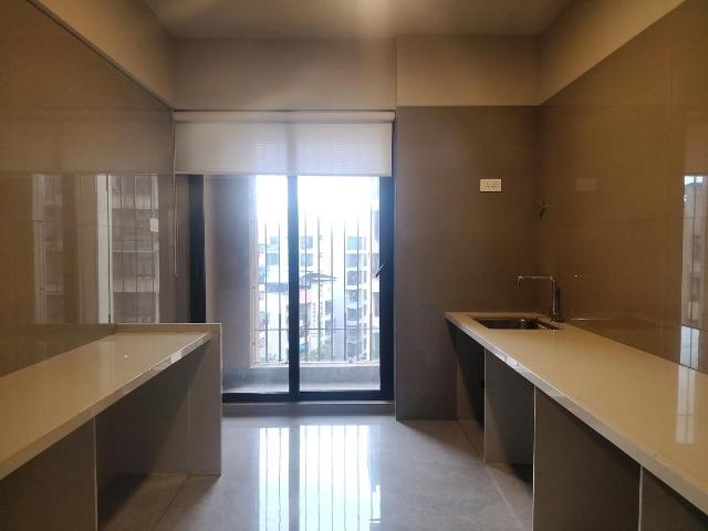 4 BHK Apartment in Kharghar for rent Navi Mumbai. The reference number is 16984077