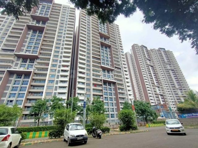 4 BHK Apartment in Hadapsar for resale Pune. The reference number is 11998441