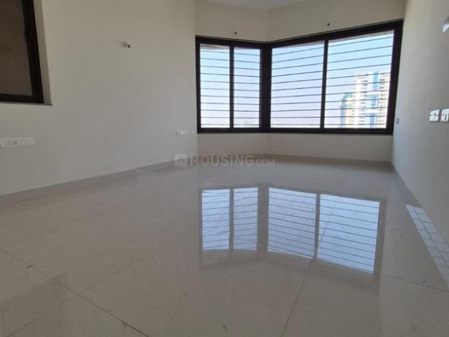 4 BHK Apartment in Hadapsar for resale Pune. The reference number is 21287134