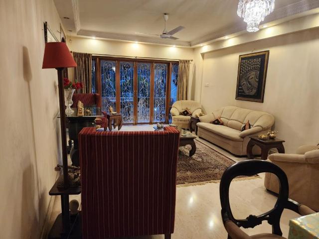 4 BHK Apartment in Halasuru for rent Bengaluru. The reference number is 20982171