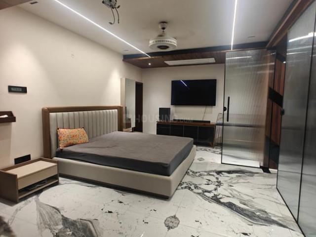 4 BHK Apartment in Hari Nagar for rent Rajkot. The reference number is 21167615