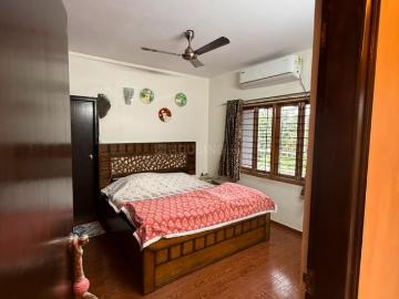 4 BHK Apartment in Indira Nagar for rent Bengaluru. The reference number is 20546962