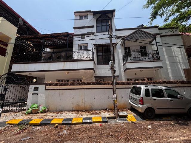 4 BHK Apartment in Indira Nagar for rent Bengaluru. The reference number is 20847229