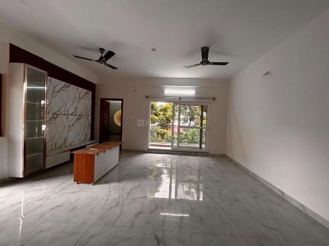 4 BHK Apartment in Indira Nagar for rent Bengaluru. The reference number is 21255578