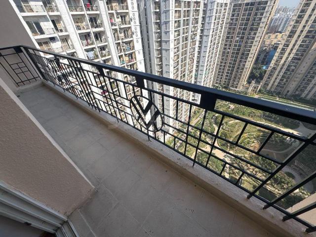 4 BHK Apartment in Indirapuram for rent Ghaziabad. The reference number is 20711698