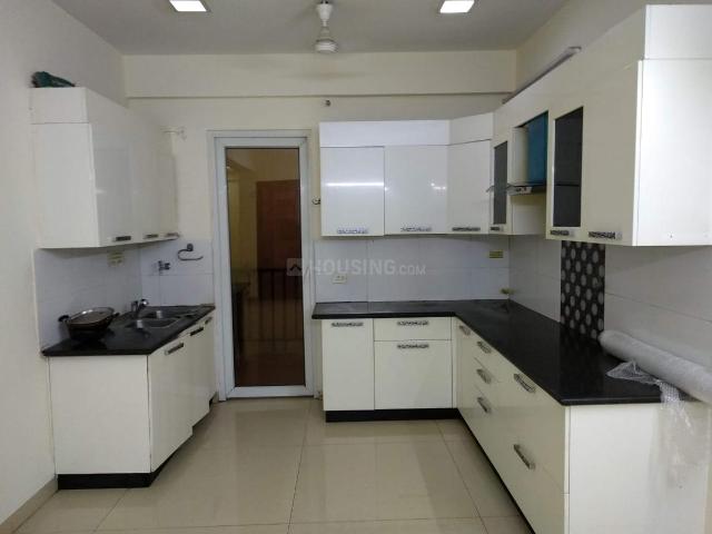 4 BHK Apartment in Indirapuram for rent Ghaziabad. The reference number is 20818350