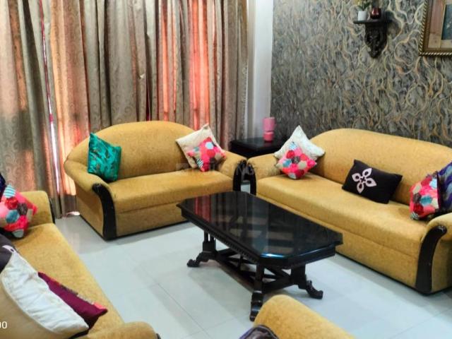 4 BHK Apartment in Indirapuram for rent Ghaziabad. The reference number is 21003084