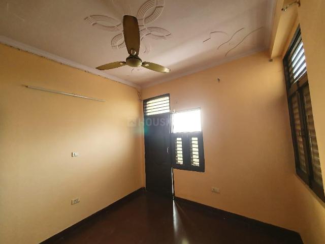 4 BHK Apartment in Indirapuram for rent Ghaziabad. The reference number is 4343372