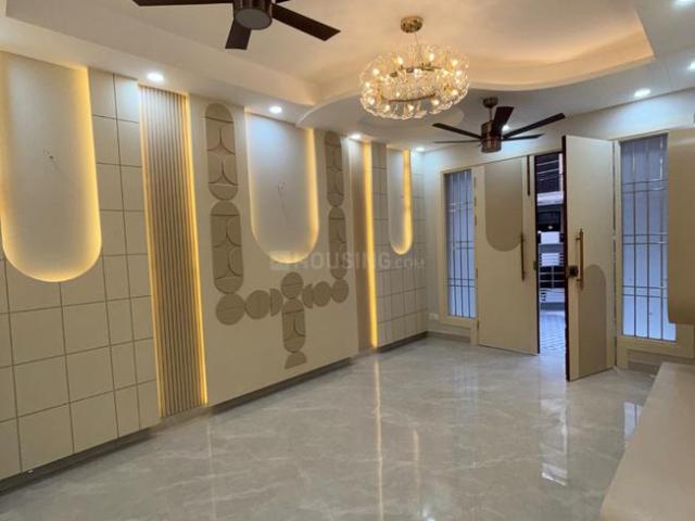 4 BHK Apartment in Indirapuram for resale Ghaziabad. The reference number is 19772231