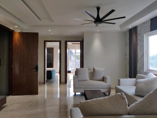 4 BHK Apartment in Indirapuram for resale Ghaziabad. The reference number is 19809428