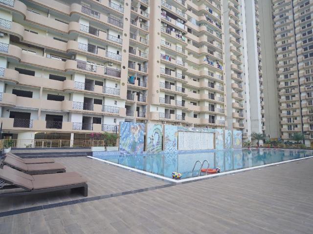 4 BHK Apartment in Indirapuram for resale Ghaziabad. The reference number is 20086295