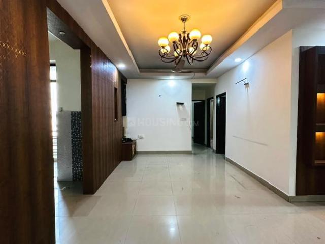 4 BHK Apartment in Indirapuram for resale Ghaziabad. The reference number is 21350150