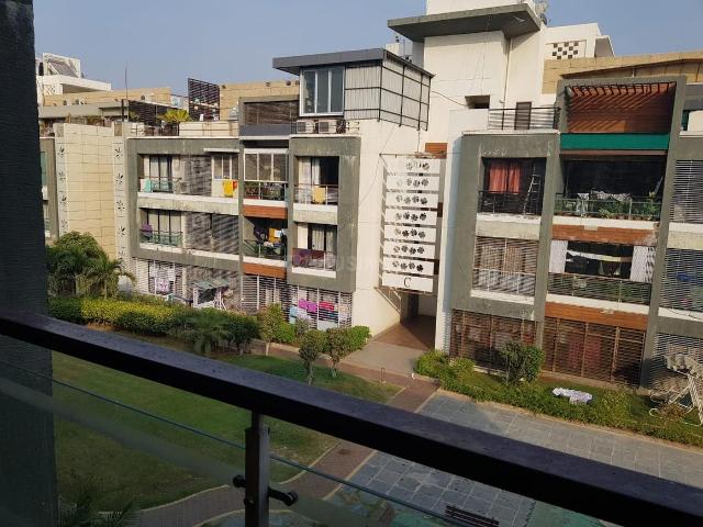 4 BHK Apartment in Iscon Ambli Road for rent Ahmedabad. The reference number is 14439459