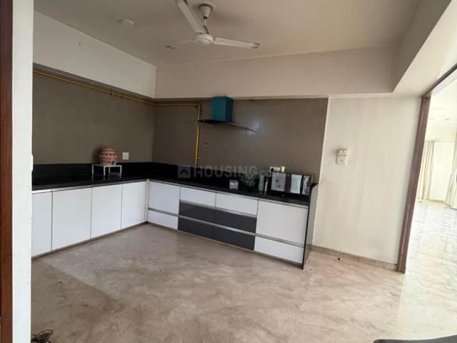 4 BHK Apartment in Iscon Ambli Road for rent Ahmedabad. The reference number is 20388831