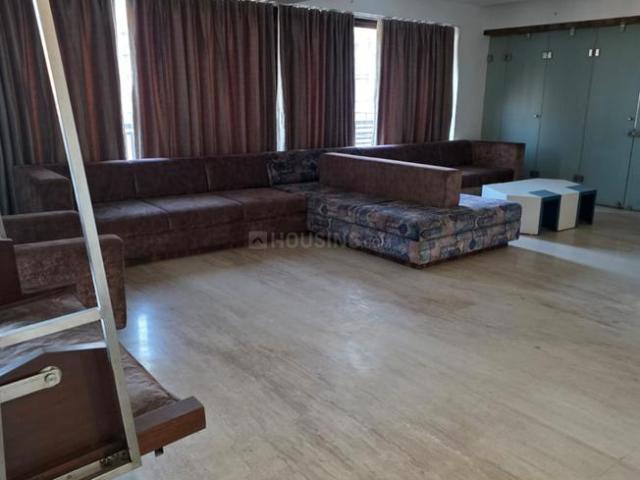 4 BHK Apartment in Jodhpur for rent Ahmedabad. The reference number is 21113000