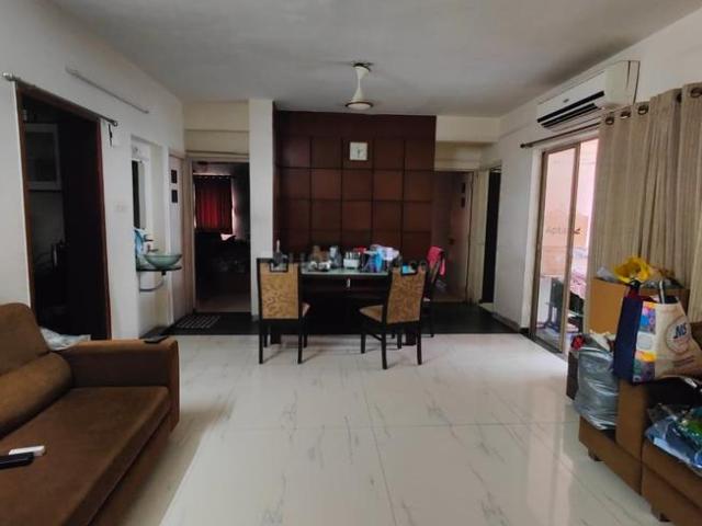 4 BHK Apartment in Jodhpur for rent Ahmedabad. The reference number is 21173492