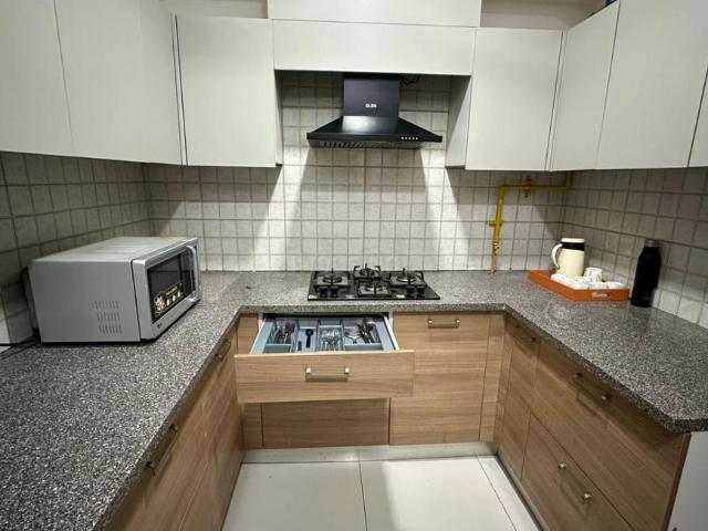 4 BHK Apartment in Jaypee Greens for rent Greater Noida. The reference number is 19262078