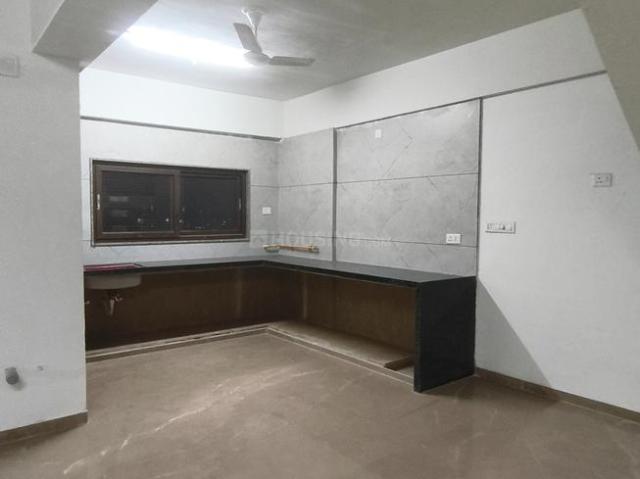 4 BHK Apartment in Jagatpur for rent Ahmedabad. The reference number is 19427043