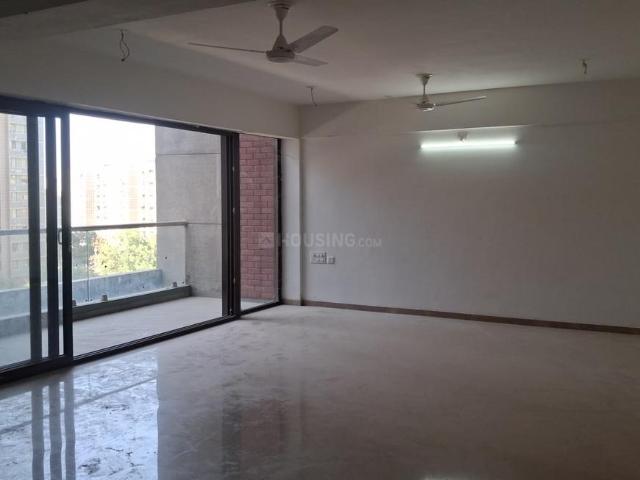 4 BHK Apartment in Jagatpur for rent Ahmedabad. The reference number is 20241191
