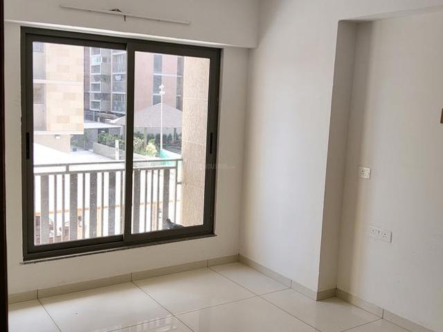 4 BHK Apartment in Jagatpur for resale Ahmedabad. The reference number is 19864544
