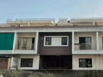 4 BHK Apartment in Jaldhara 3 for resale Ahmedabad. The reference number is 17750575