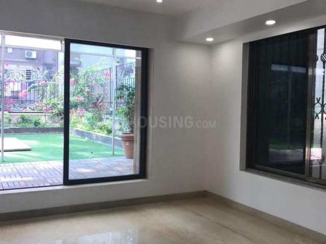 4 BHK Apartment in Juhu for rent Mumbai. The reference number is 21039812