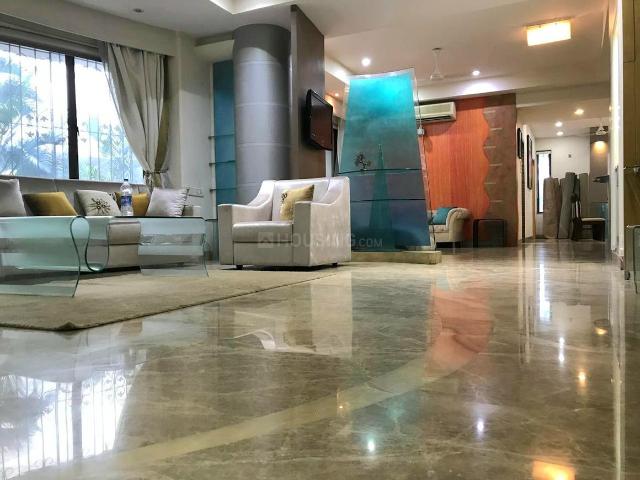 4 BHK Apartment in Juhu for rent Mumbai. The reference number is 21346269