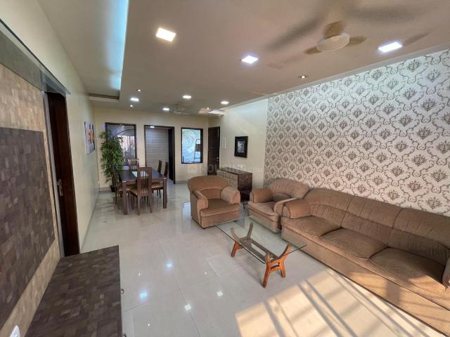 4 BHK Apartment in Juhu for rent Mumbai. The reference number is 21364831