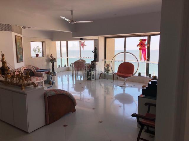 4 BHK Apartment in Juhu for resale Mumbai. The reference number is 20060222