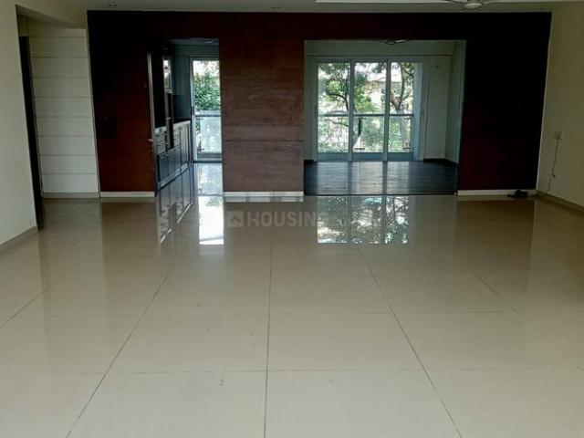 4 BHK Apartment in Juhu for resale Mumbai. The reference number is 21120511
