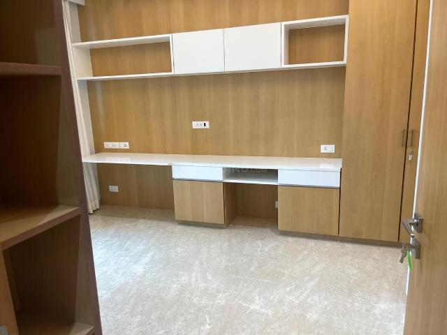 4 BHK Apartment in Lower Parel for rent Mumbai. The reference number is 20400442
