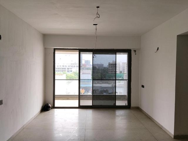 4 BHK Apartment in Motera for rent Ahmedabad. The reference number is 20940496