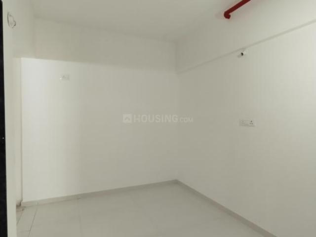 4 BHK Apartment in Mohammed Wadi for resale Pune. The reference number is 21350050