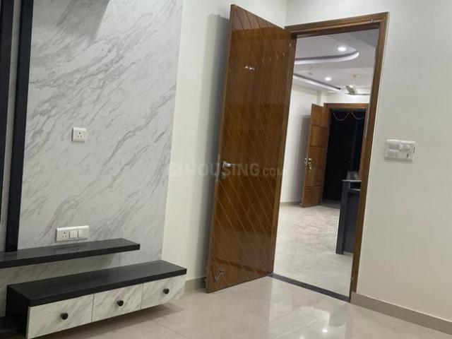 4 BHK Apartment in Mayur Vihar Phase 1 for rent New Delhi. The reference number is 15805498