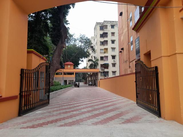 4 BHK Apartment in Madhyamgram for resale Kolkata. The reference number is 20099064