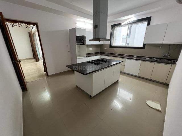 4 BHK Apartment in Magarpatta City for resale Pune. The reference number is 20550716