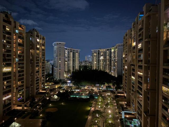4 BHK Apartment in Magarpatta City for resale Pune. The reference number is 21026667