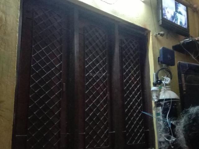 4 BHK Apartment in Mahanadi Vihar for rent Cuttack. The reference number is 9836069