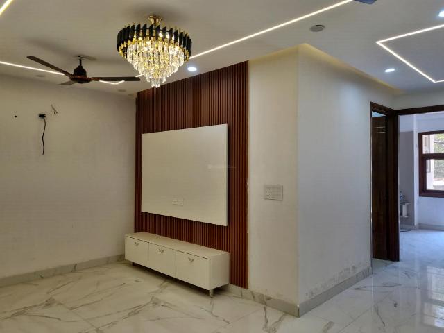 4 BHK Apartment in Mahavir Enclave for resale New Delhi. The reference number is 19975095
