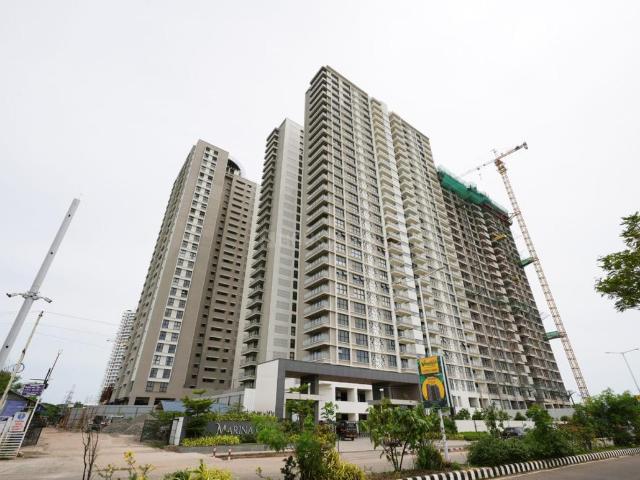 4 BHK Apartment in Marine Drive for resale Kochi. The reference number is 18465333