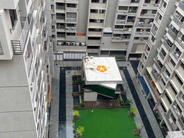 4 BHK Apartment in Memnagar for rent Ahmedabad. The reference number is 21353866