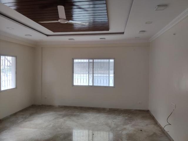 4 BHK Apartment in Mundhwa for rent Pune. The reference number is 20899405