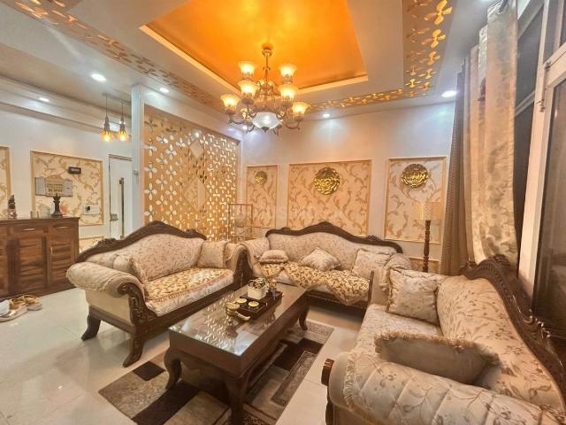 4 BHK Apartment in Noida Extension for rent Greater Noida. The reference number is 21081866