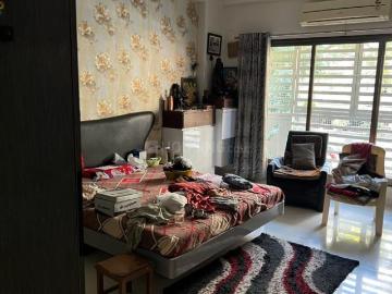4 BHK Apartment in Navarangpura for rent Ahmedabad. The reference number is 20377939