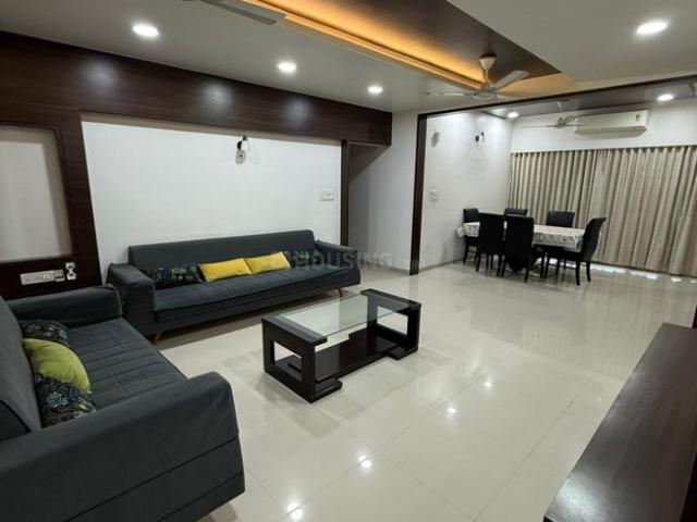 4 BHK Apartment in Navrangpura for rent Ahmedabad. The reference number is 19473421
