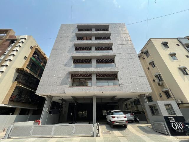 4 BHK Apartment in Navrangpura for resale Ahmedabad. The reference number is 12055769