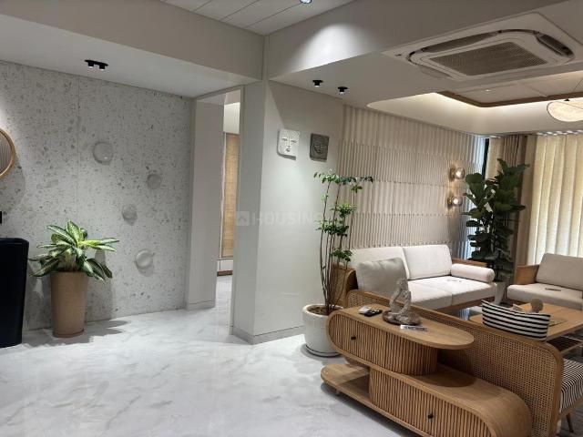 4 BHK Apartment in Navrangpura for resale Ahmedabad. The reference number is 18110956
